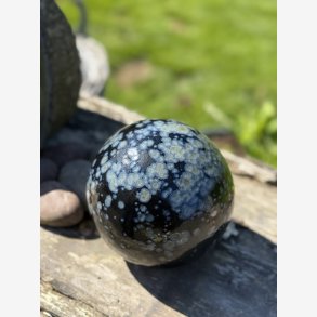 Smuk dekorations kugle i stentj