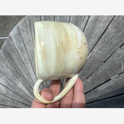 Stort krus med stor hank - lkker glasur