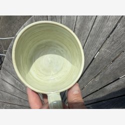 Stort krus med stor hank - lkker glasur