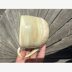 Stort krus med stor hank - lkker glasur