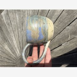 Stort krus med stor hank - lkker bl / creme glasur