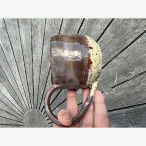 Stort krus med stor hank - lkker glasur