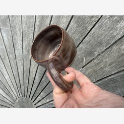 Stort krus med stor hank - lkker glasur